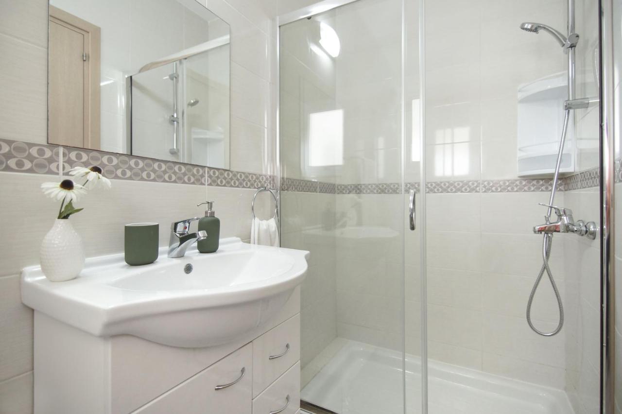 Nissi Sapphire Villa Ajía Nápa Kültér fotó