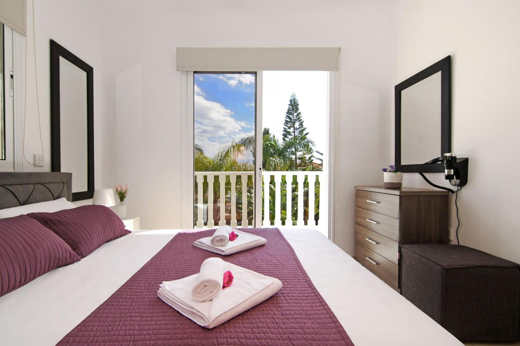 Nissi Sapphire Villa Ajía Nápa Kültér fotó